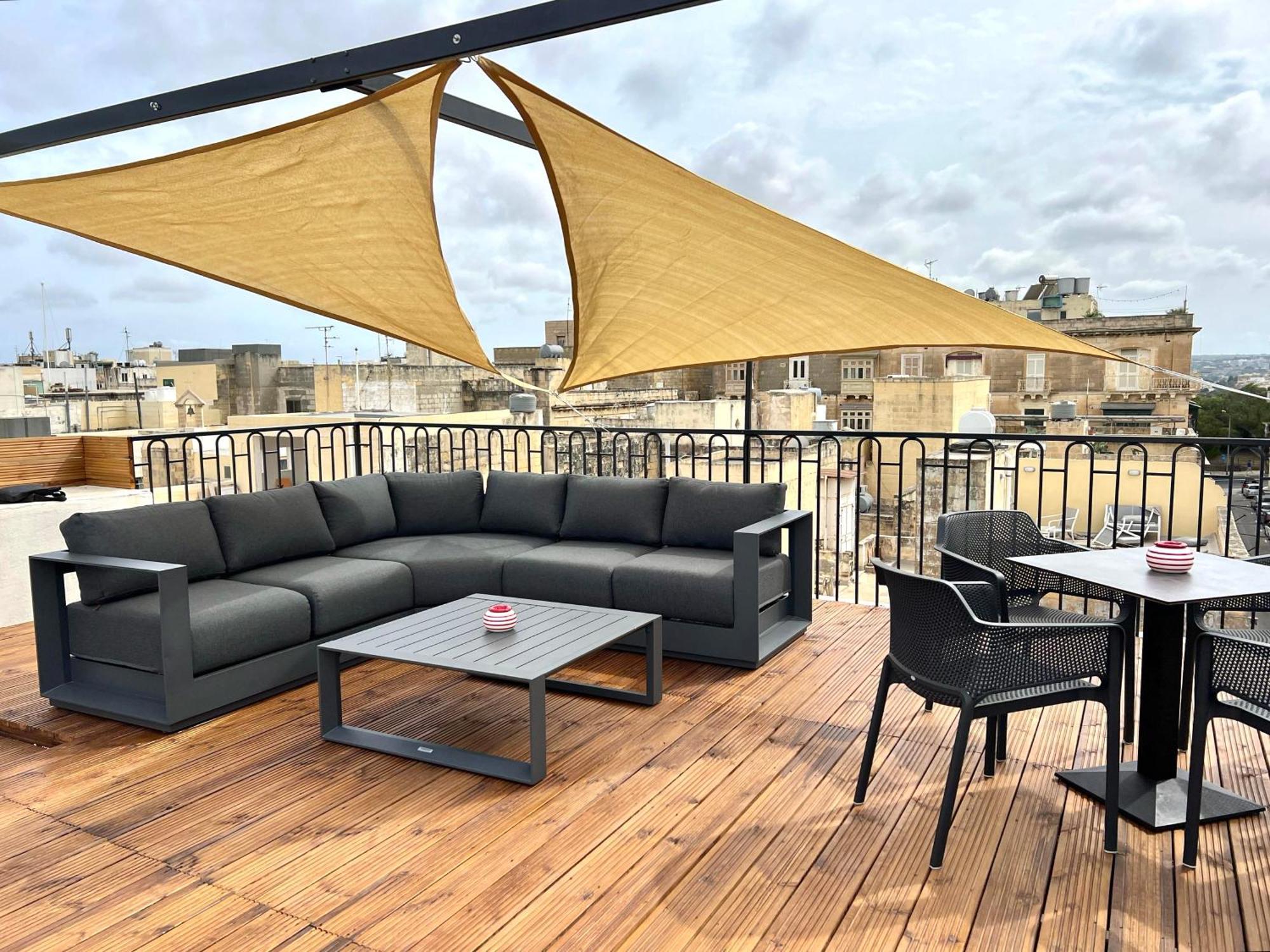 Florette Suite Designer Finish With Stunning Lounge Terrace By Arcobnb อิล-เฟอร์ยานา ภายนอก รูปภาพ